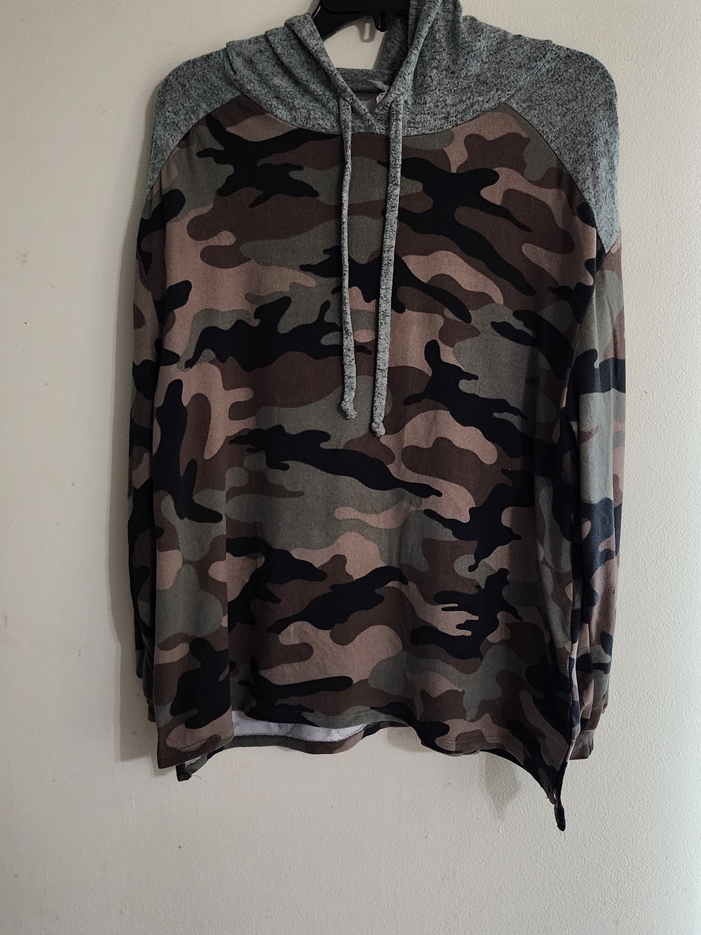 Honeyme Curvy Camo Print Hoodie Top Heather Grey Sleeves Size XL